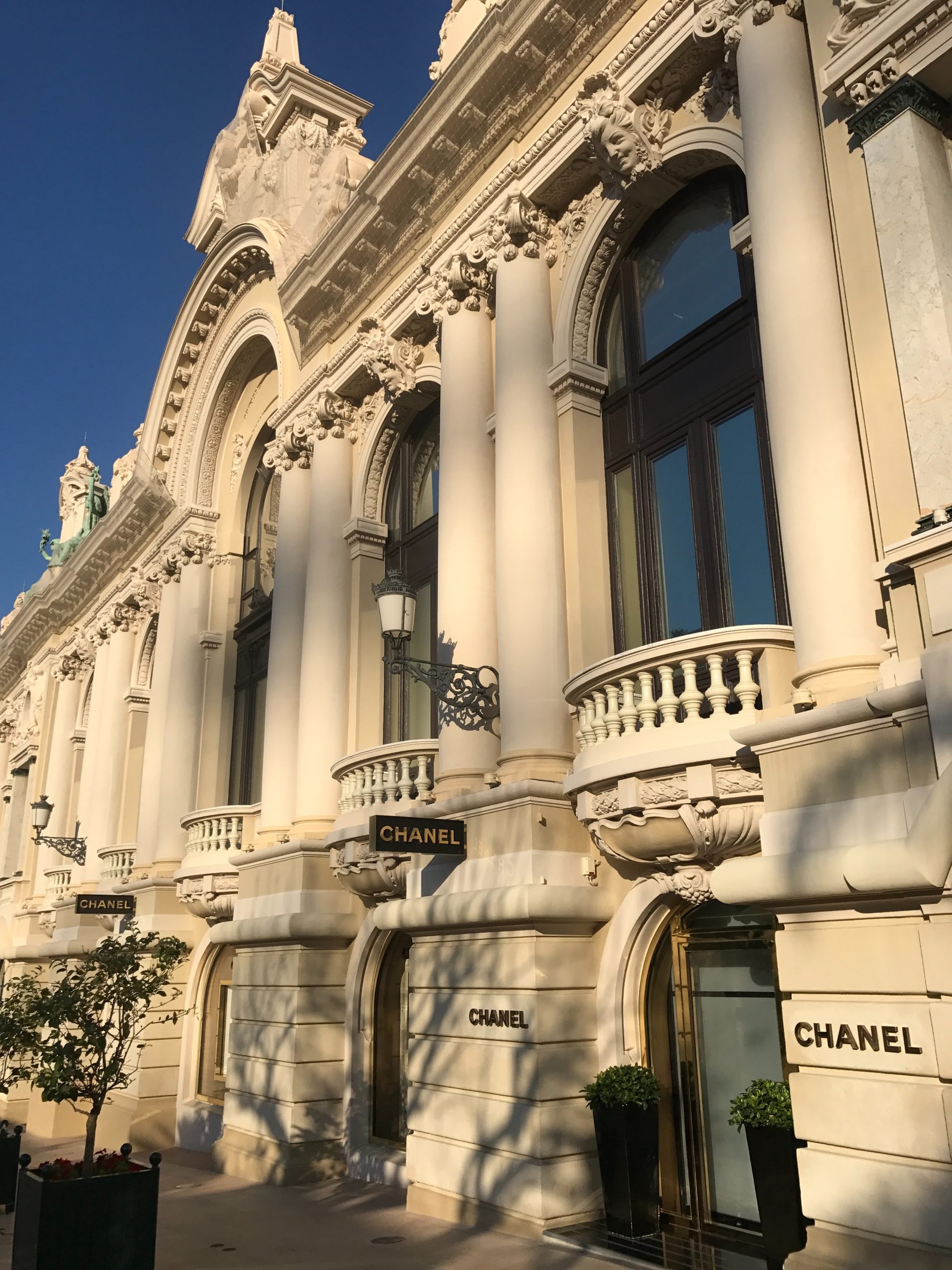 welPop Chanel interdit les ventes aux clients russes sauf sils vivent a letranger scaled