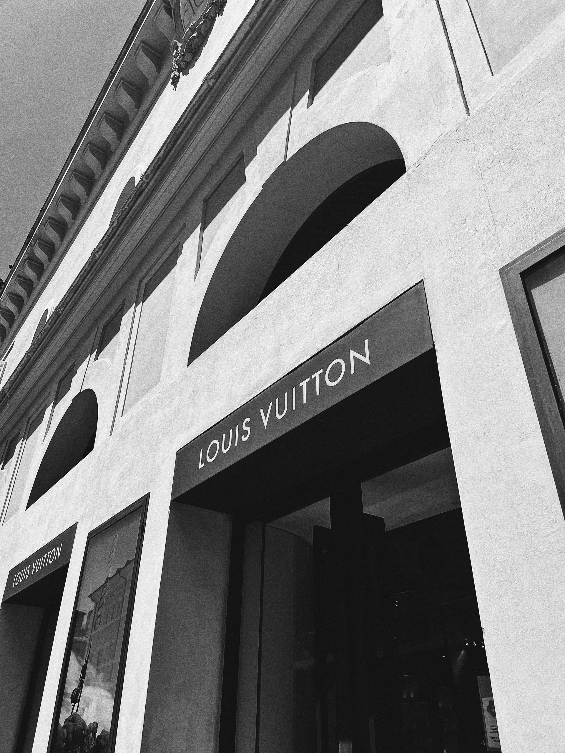 welpop Louis Vuitton fait un don dun million deuros pour lUkraine