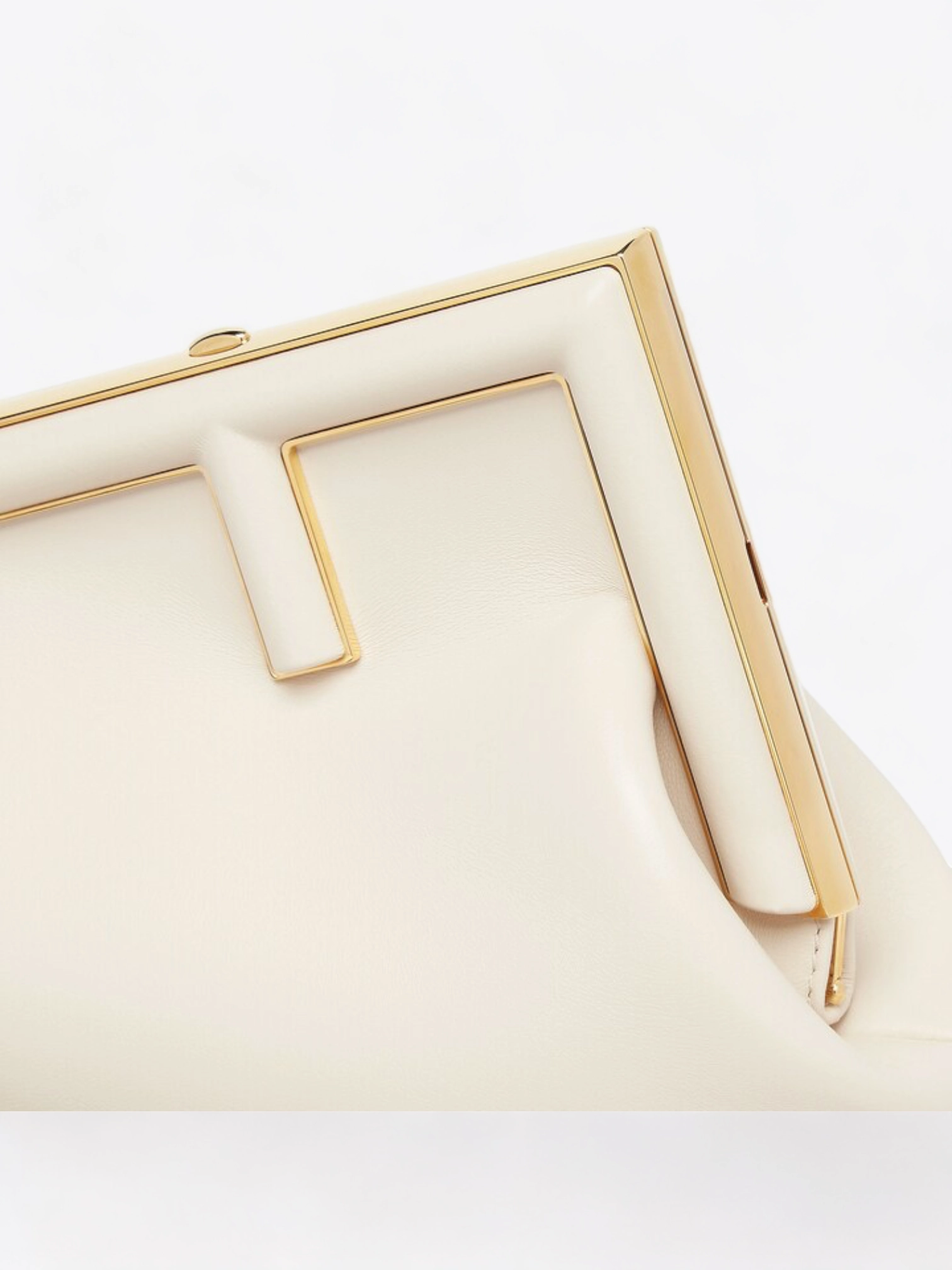 Location Sac De Luxe Fendi First Blanc À 34€ Jour