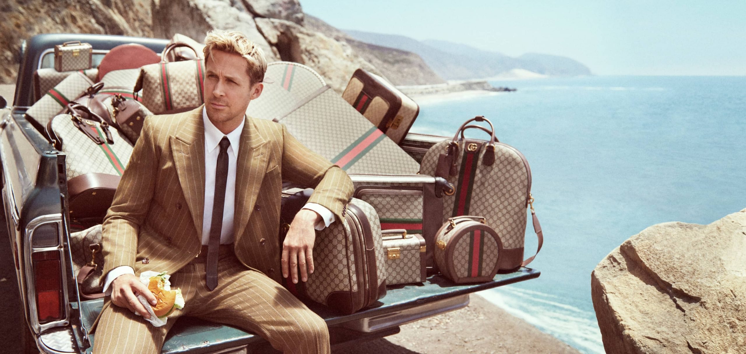 welPop Voyager avec style grace aux accessoires technologiques de Gucci. scaled