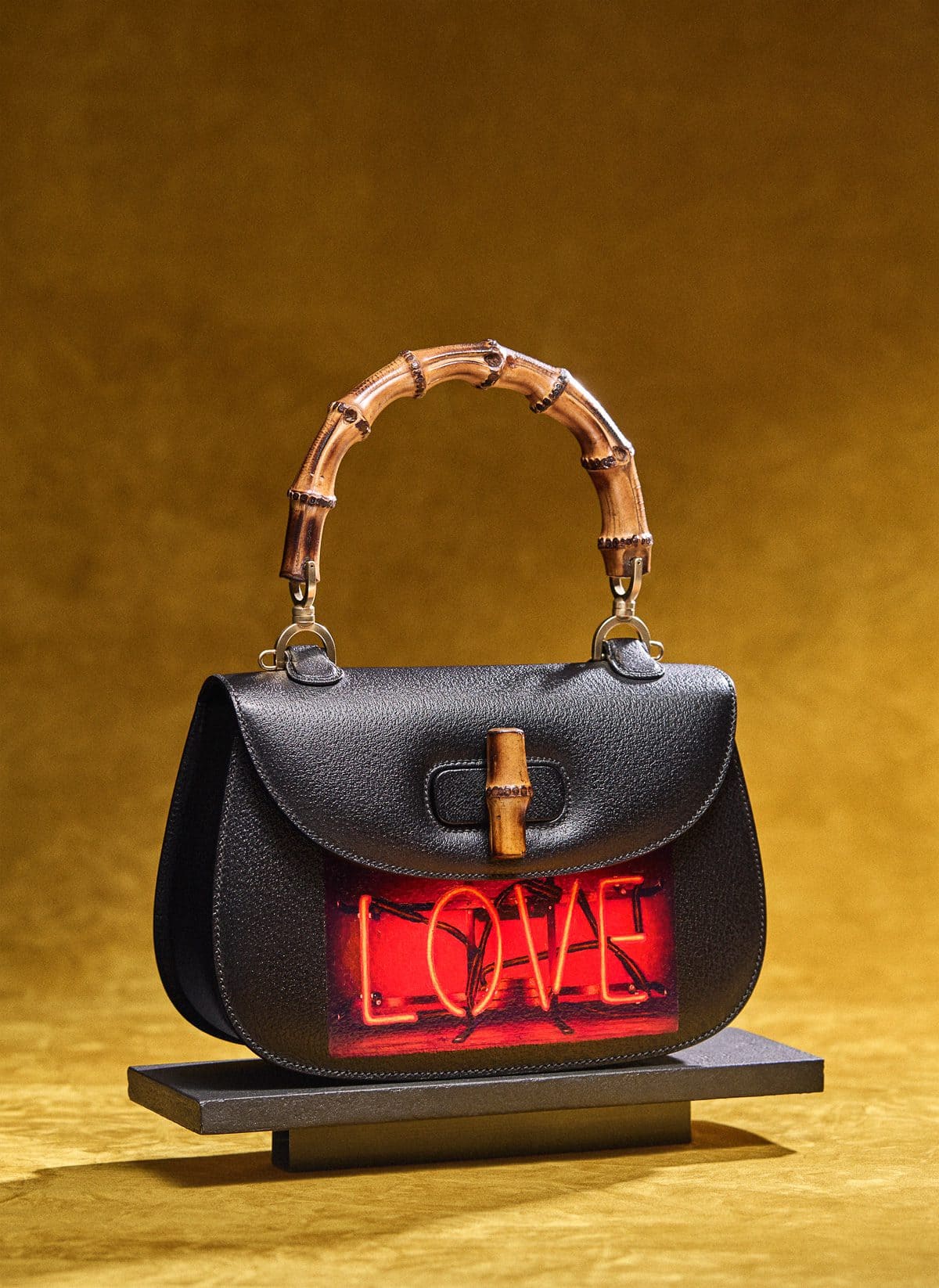 Entdecken Sie die Vivienne Holiday 2024 Kollektion von Louis Vuitton 20 svg+xml;charset=utf