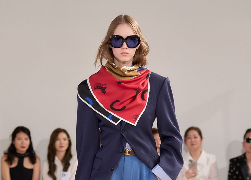 Dior Toujours : L'Élégance intemporelle de Maria Grazia Chiuri 16 svg+xml;charset=utf