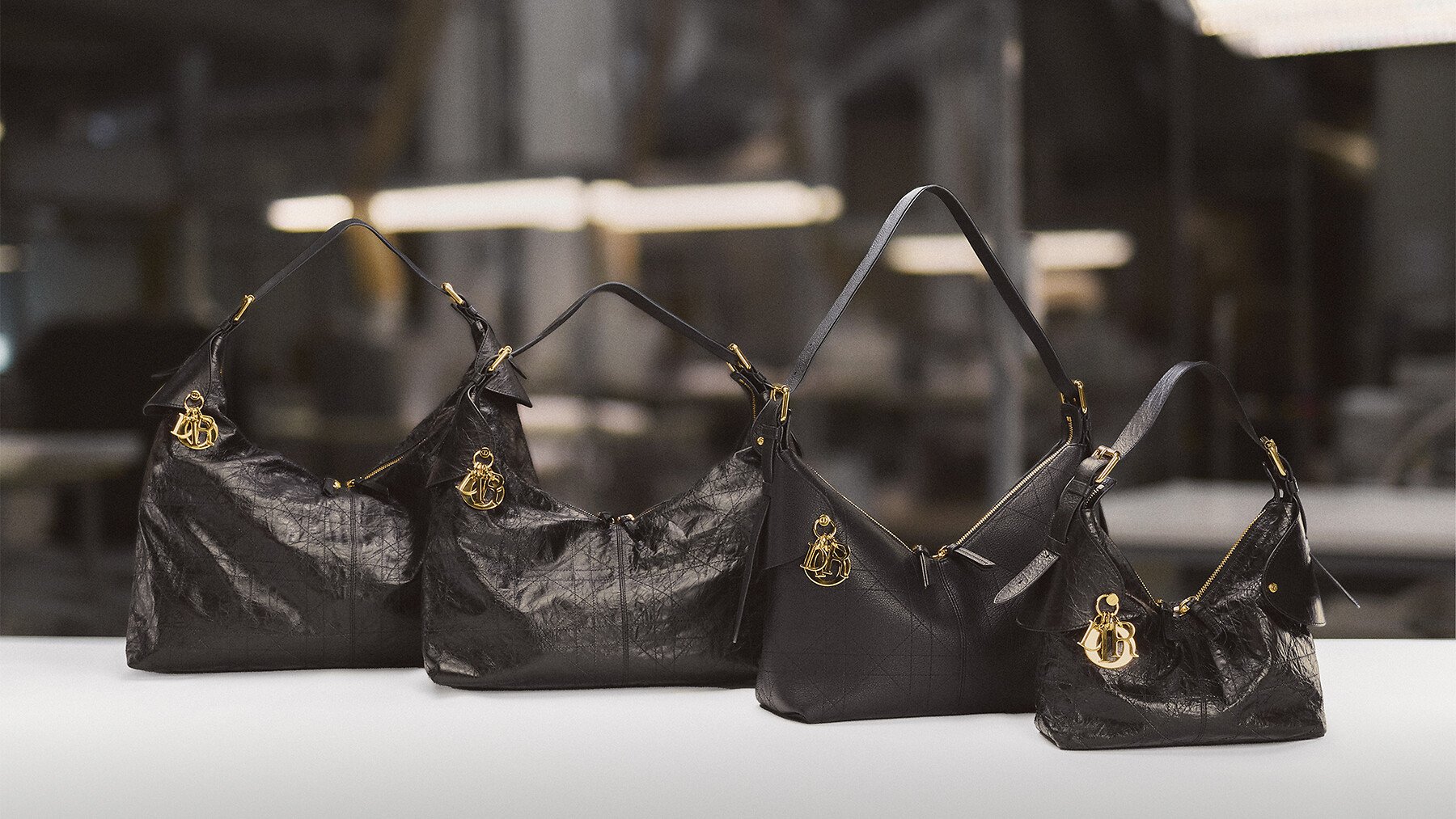 Moynat ehrt sein Erbe als Koffermacher mit der Sac Malle 9 svg+xml;charset=utf