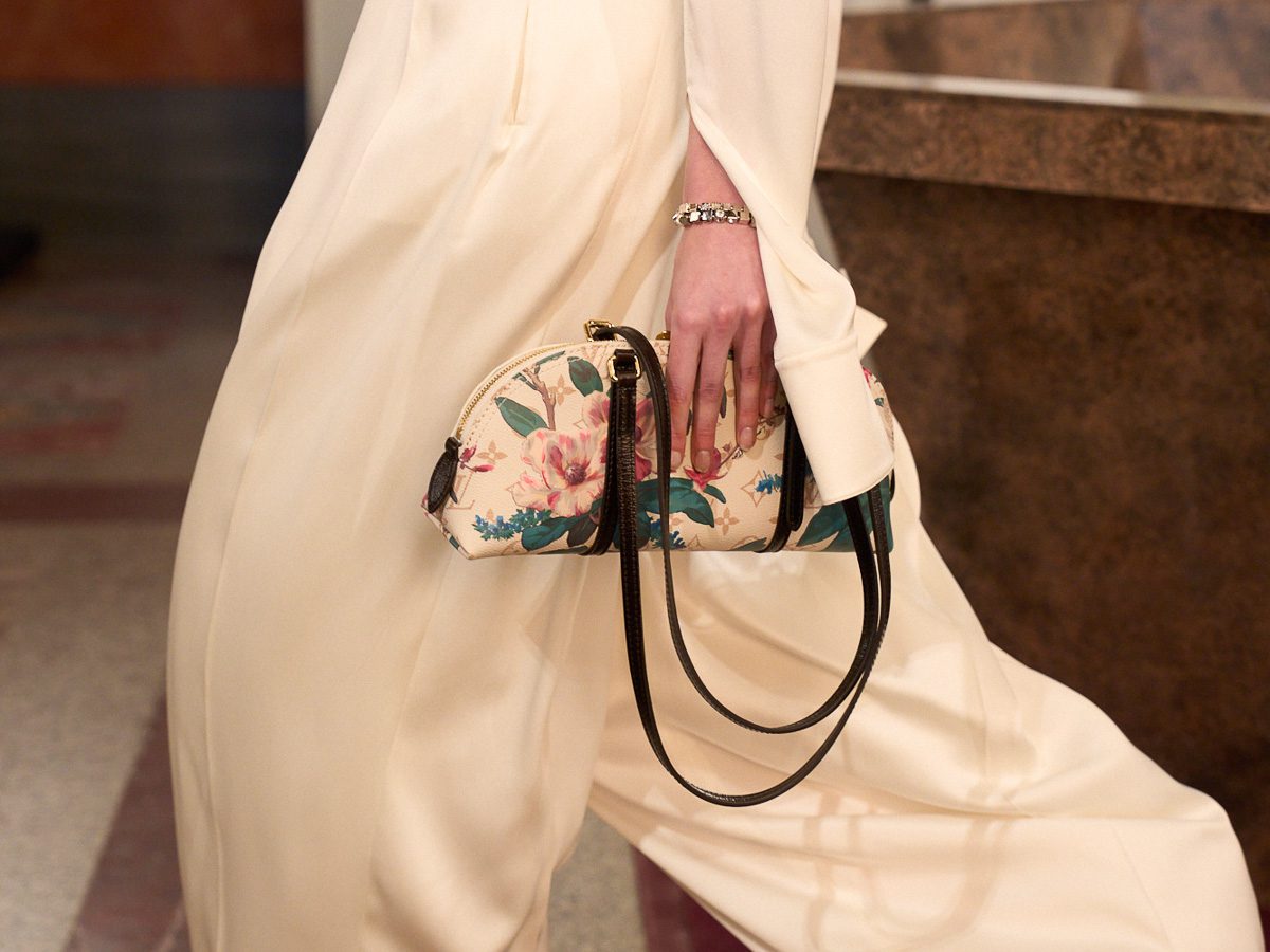 Le City de Balenciaga Revient 15 svg+xml;charset=utf